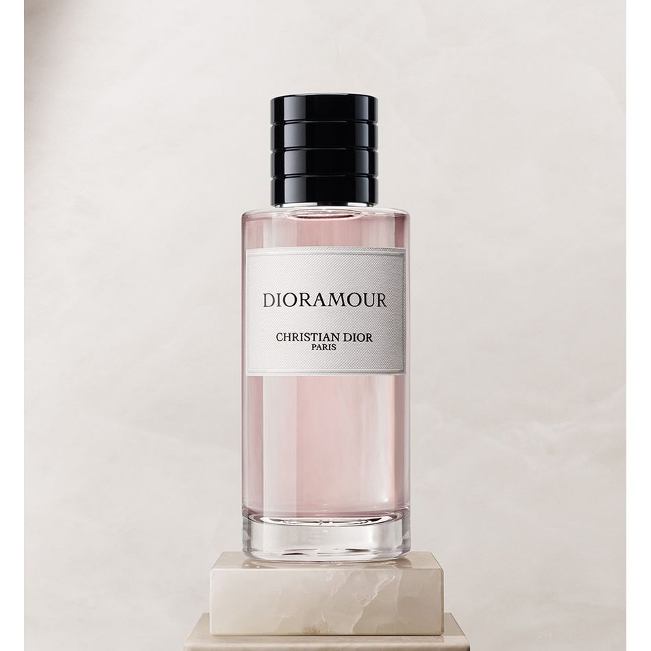 Dioramour