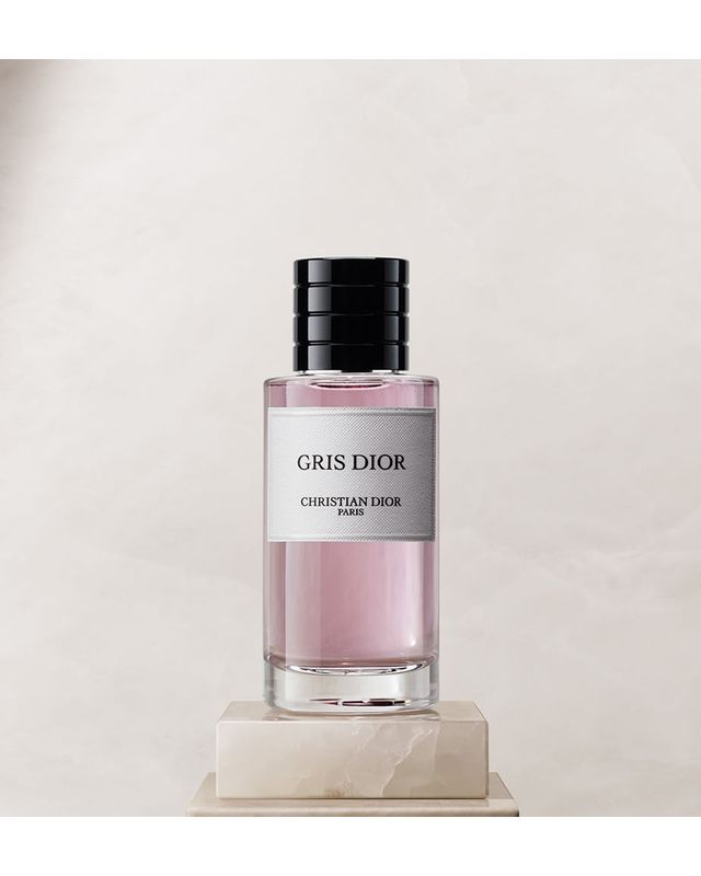 話題の人気 Gris Dior: perfume unissex importado com notas citricas 香水(ユニセックス)
